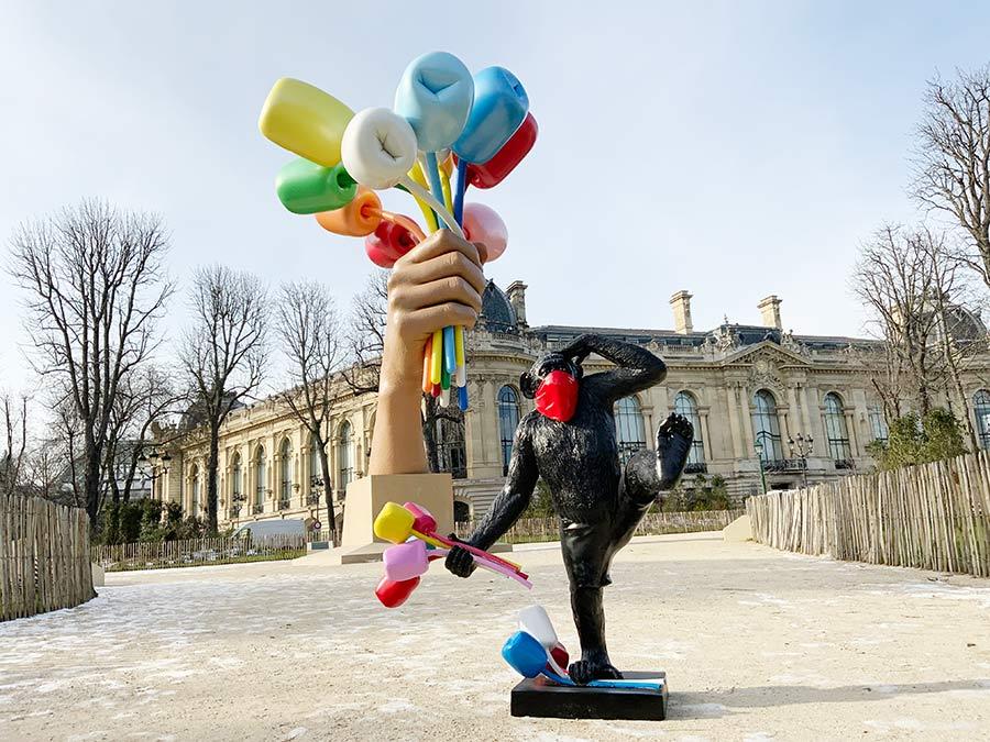 Najdroższy żyjący artysta zamierza wysłać swoje rzeźby na księżyc. A później je sprzedać