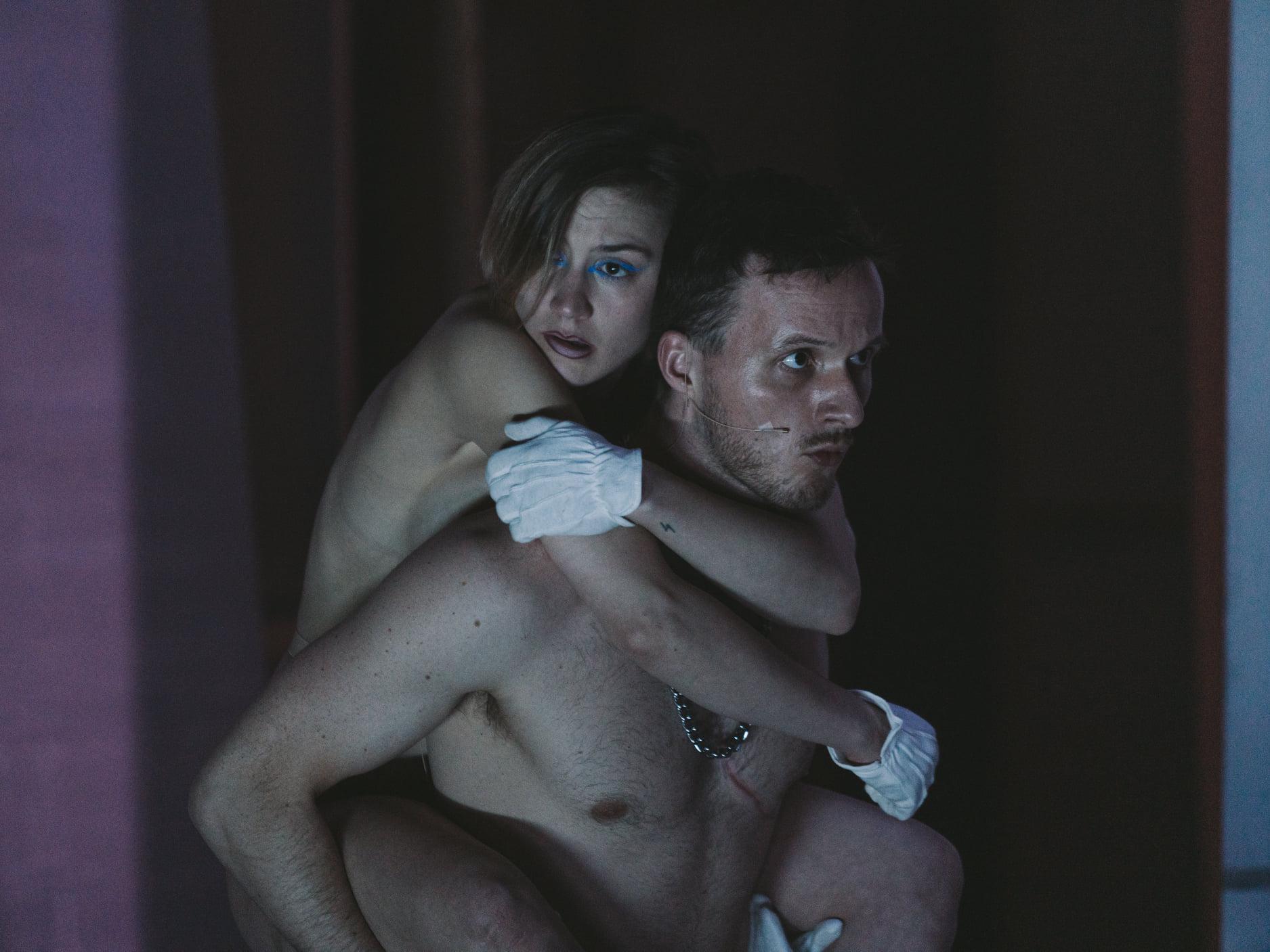 5 spektakli teatralnych, które tej wiosny warto zobaczyć w Warszawie