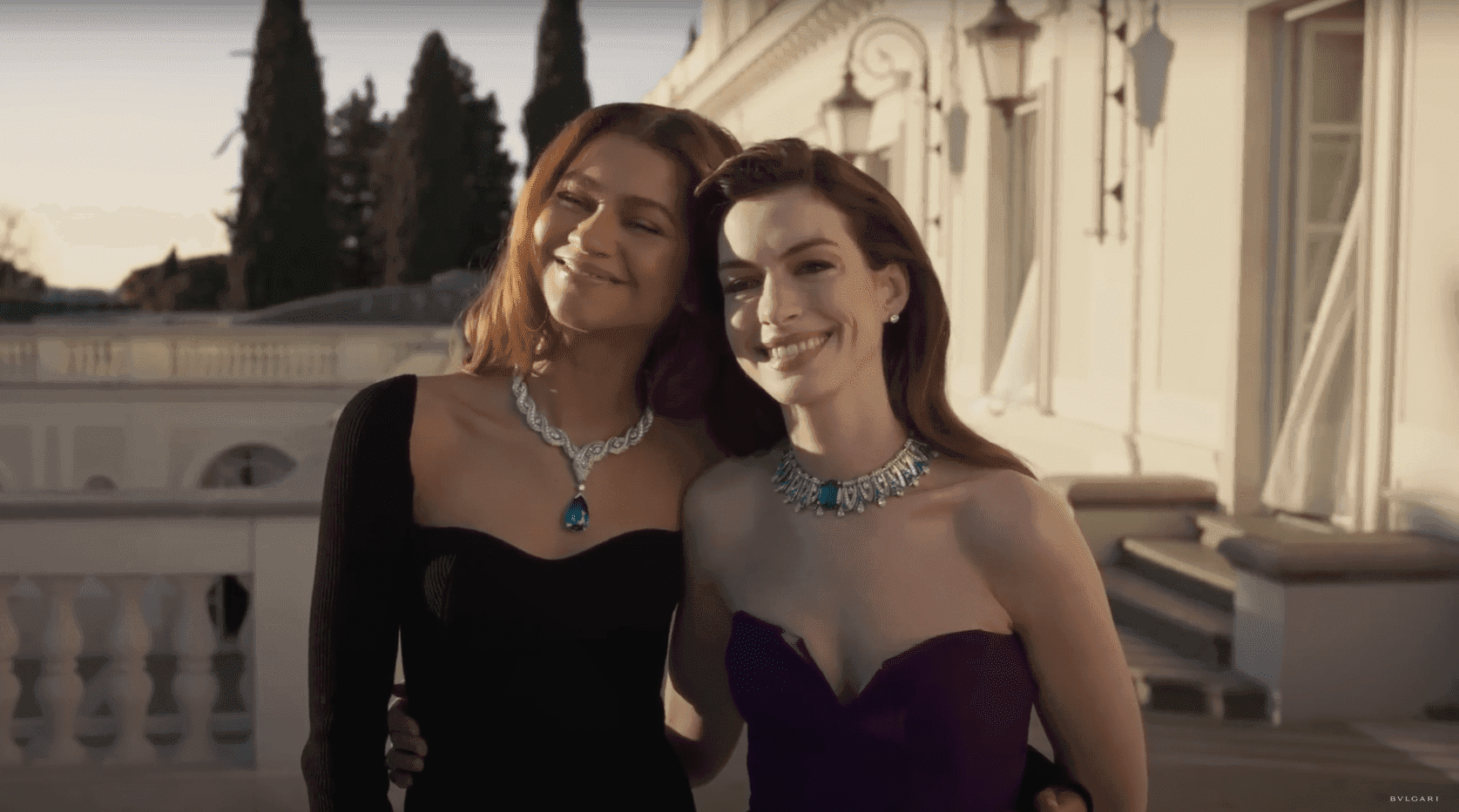 „Lesbijski kryminał". Reklama z Zendayą i Anne Hathaway podbija Internet