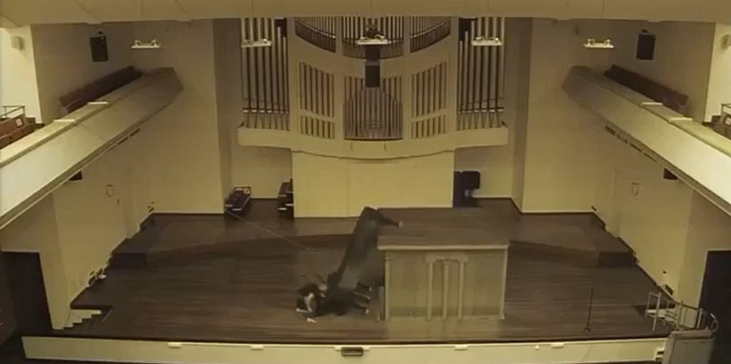 W Poznaniu spadł ze sceny fortepian wart milion złotych