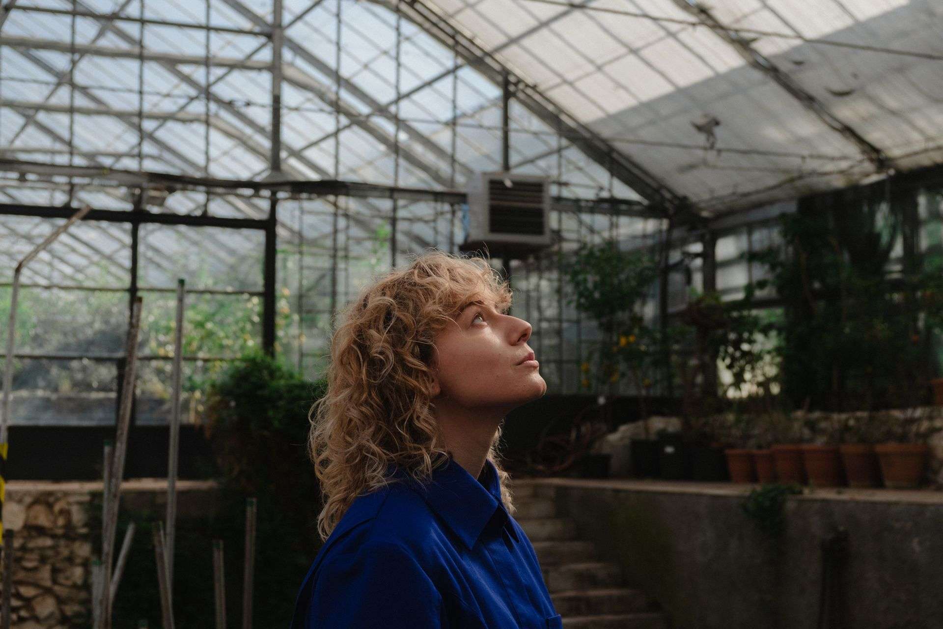 Piękne kostiumy Jana F. Chodorowicza w teledysku Werki