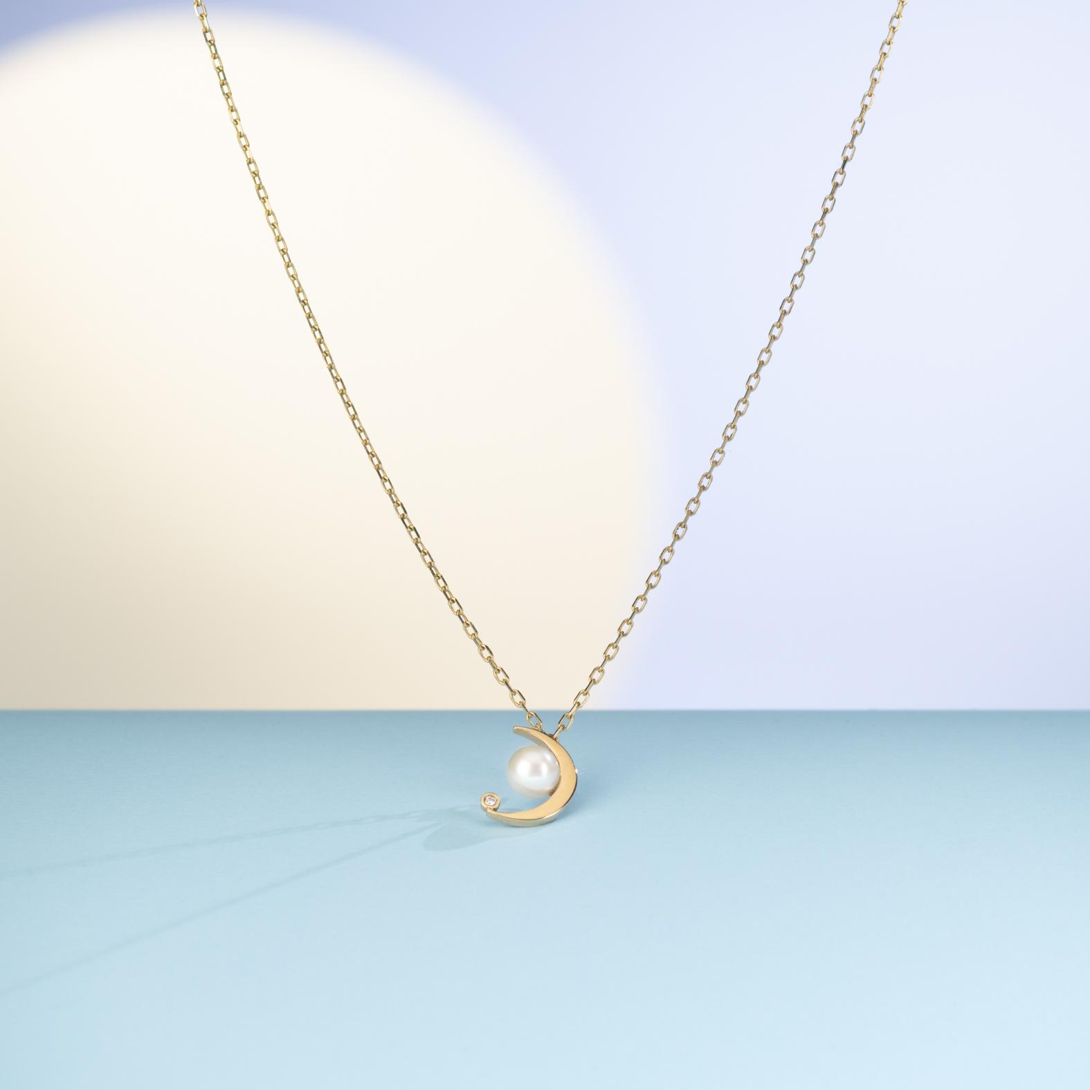 Izabella Budryn prezentuje swój pierwszy utwór i teledysk