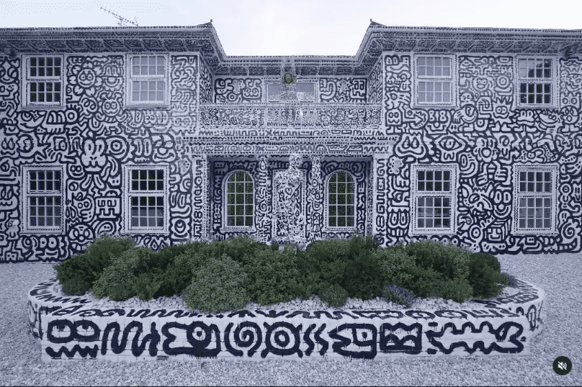 Brytyjski artysta pokrył doodlami swój dom wart 1,5 mln dolarów