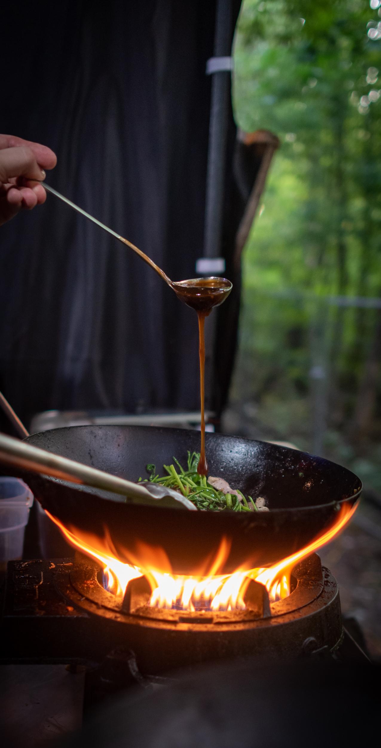 Tajska kuchnia w centrum Warszawy. Kuchnia Wspólna Warmut x Ahaan