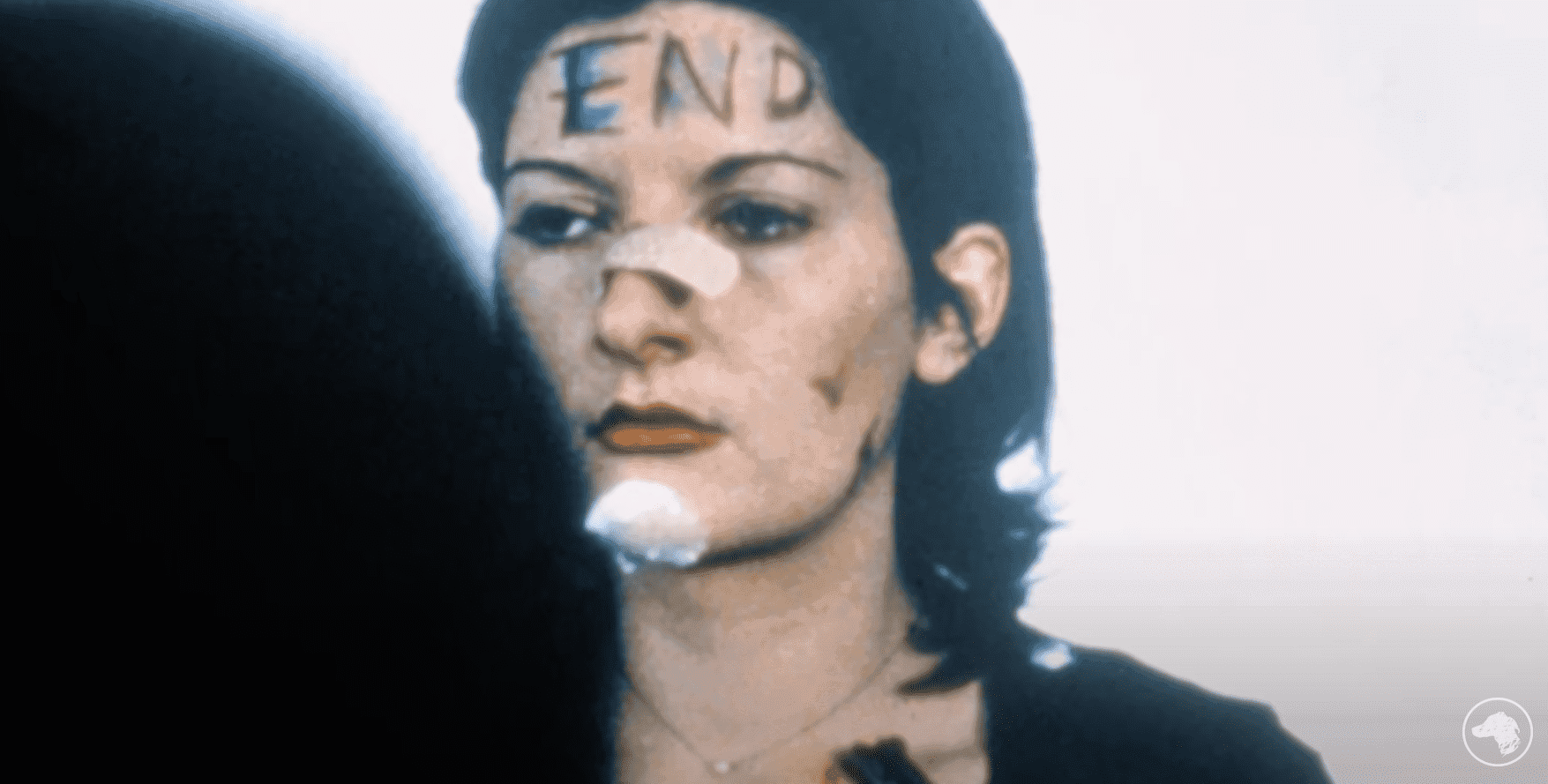 Marina Abramović: „Czułam, że moje ciało nie zna ograniczeń”. Przypominamy znamienite performanse artystki