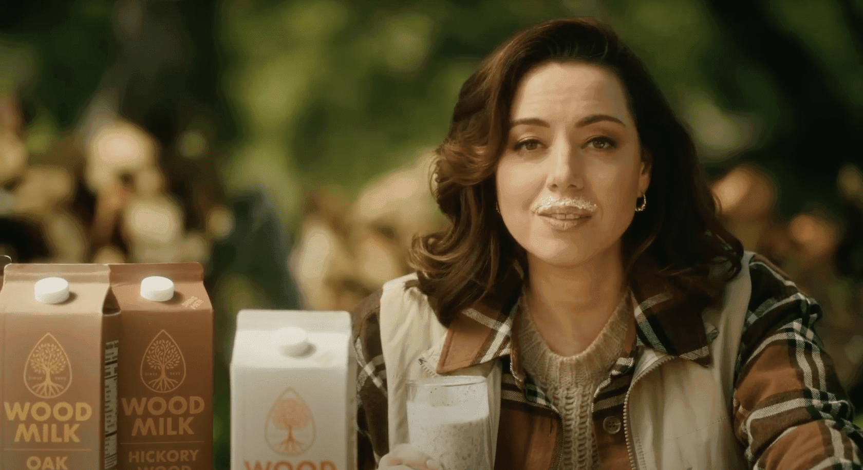 Aubrey Plaza hejtowana za udział w satyrycznej antyreklamie mleka roślinnego