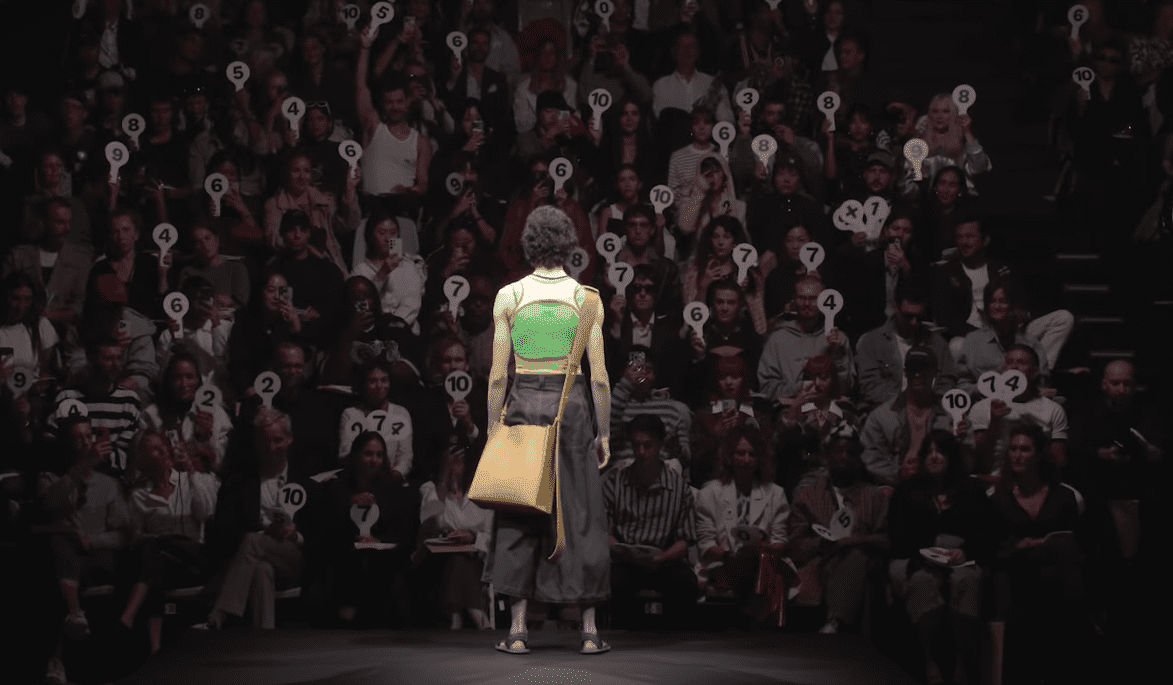 Pokaz, w którym publiczność ocenia kreacje – marketingowa 10 dla Sunnei