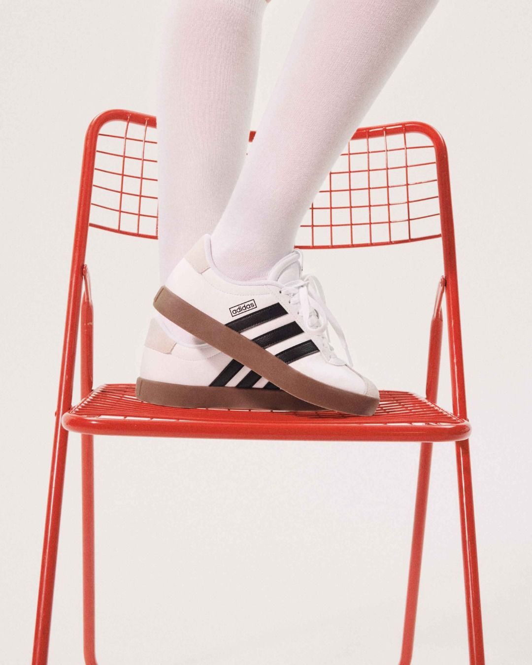 Streetwear na wiosnę. 6 najmodniejszych modeli sneakersów na wiosnę od 99,99 zł (adidas, Puma, Sprandi i więcej!)