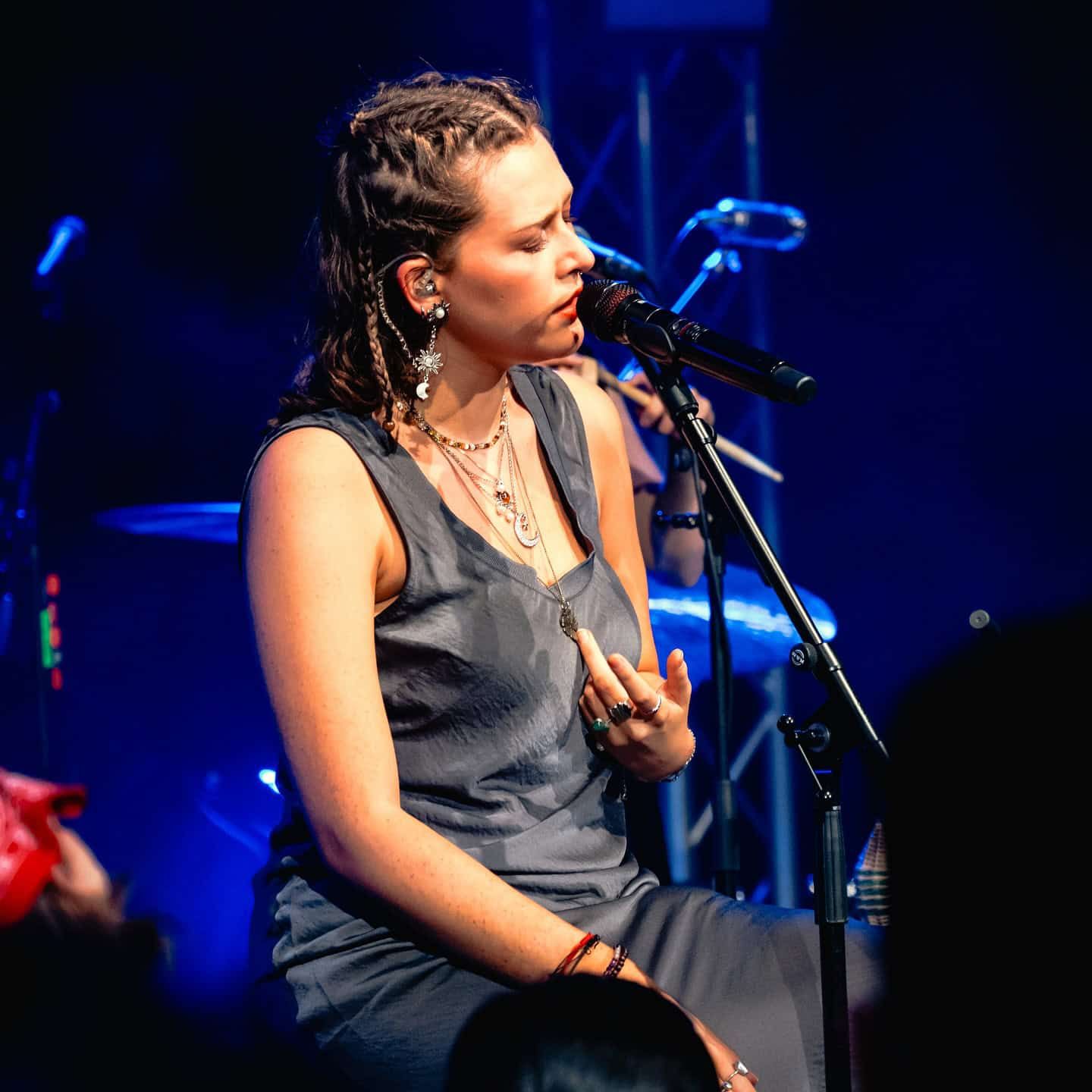 Karin Ann w wyjątkowej interpretacji przeboju Chrisa Isaaka „Wicked Game”