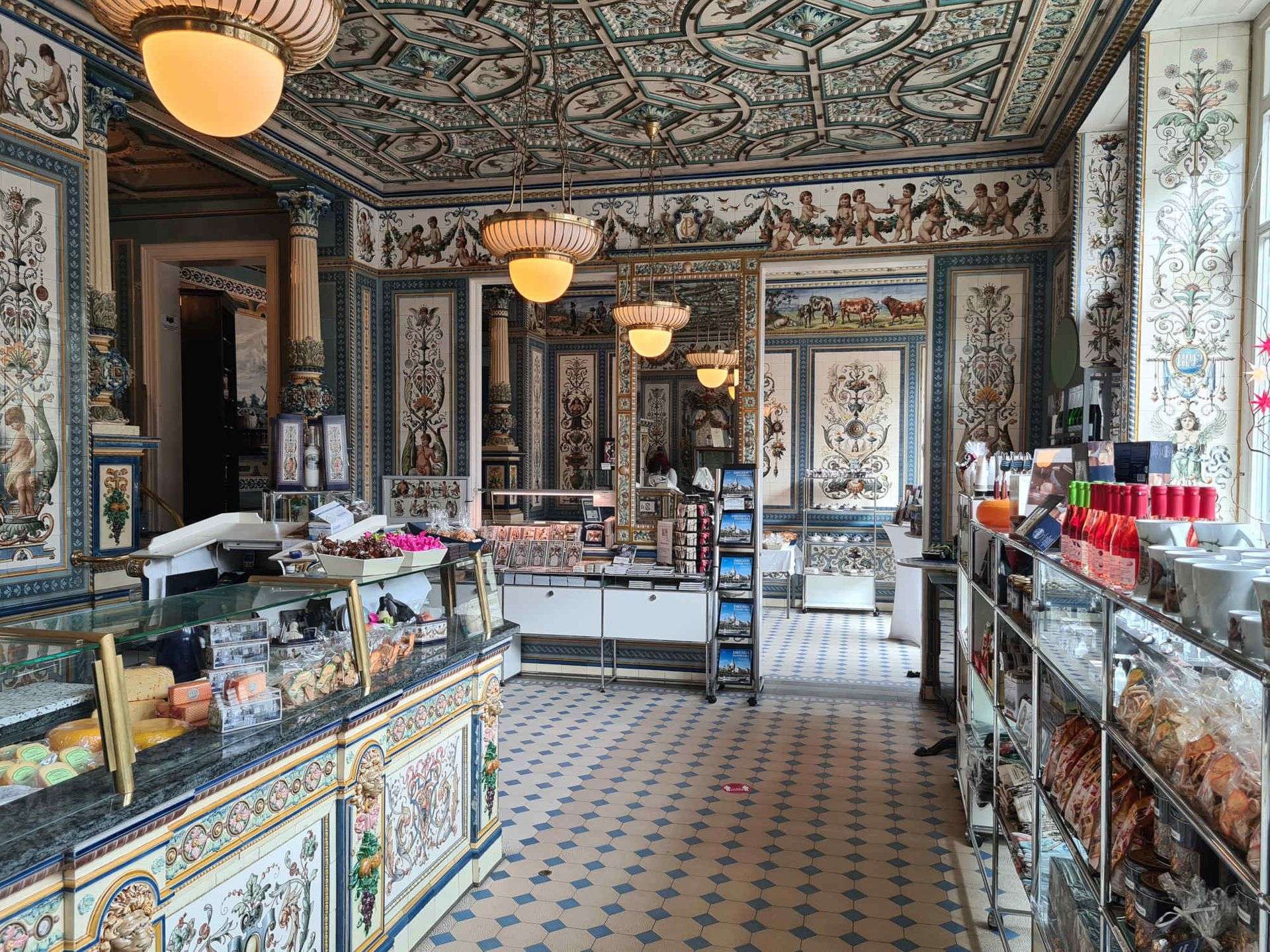 Najpiękniejszy sklep świata – tylko godzinę drogi od Polski!