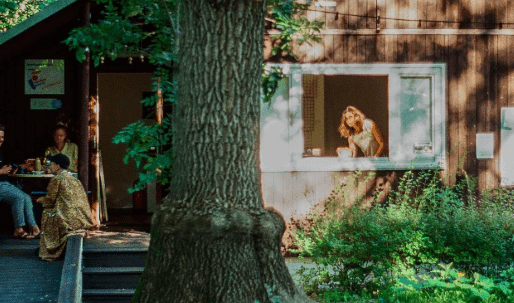 Co 27 domków fińskich robi w centrum Warszawy? To największy oddolny dom kultury