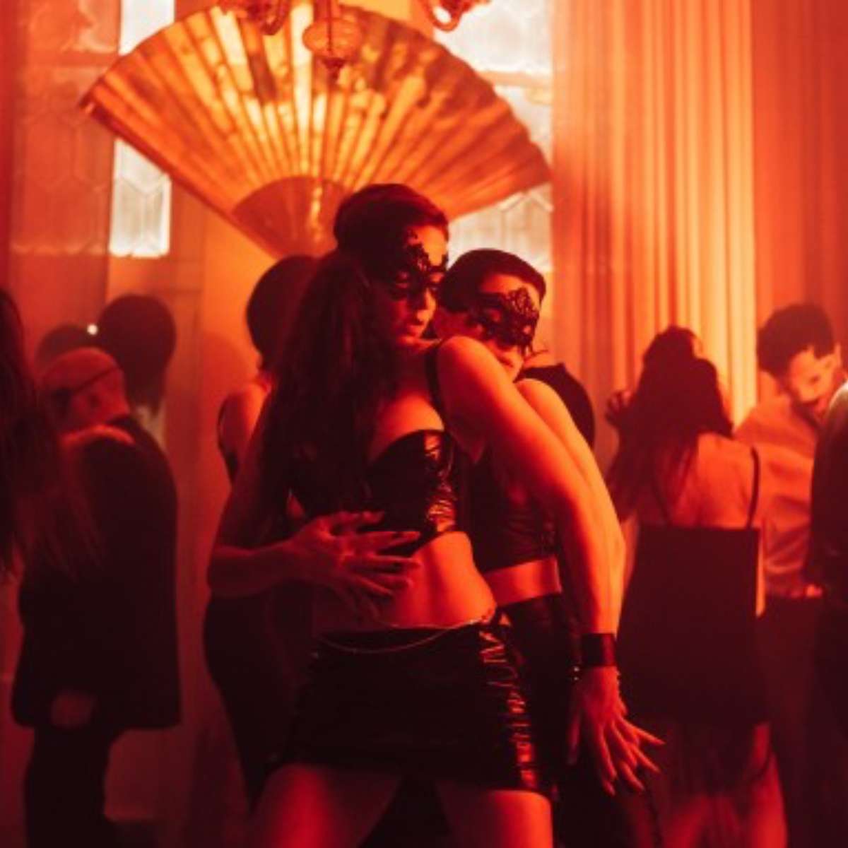 Gwiazda „365 dni” wystąpiła w thrillerze reżysera „Gry o Tron”. Zwiastun trzyma za gardło!