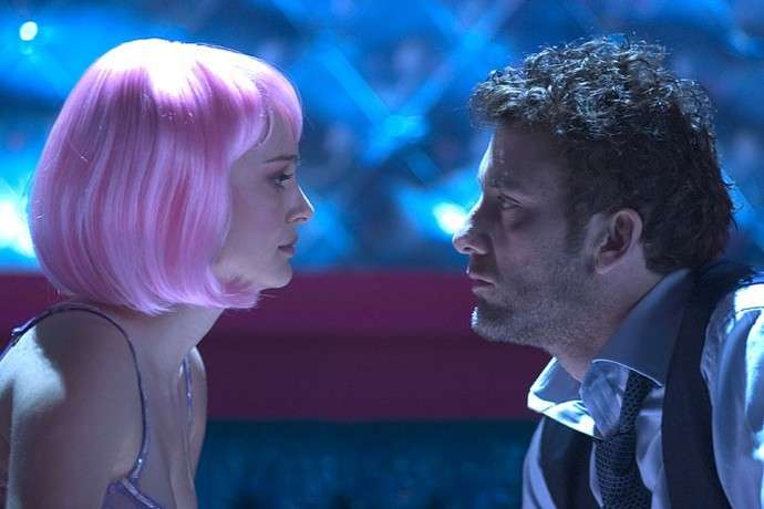 Czym jest micro-cheating i dlaczego jest tak niebezpieczny dla relacji?