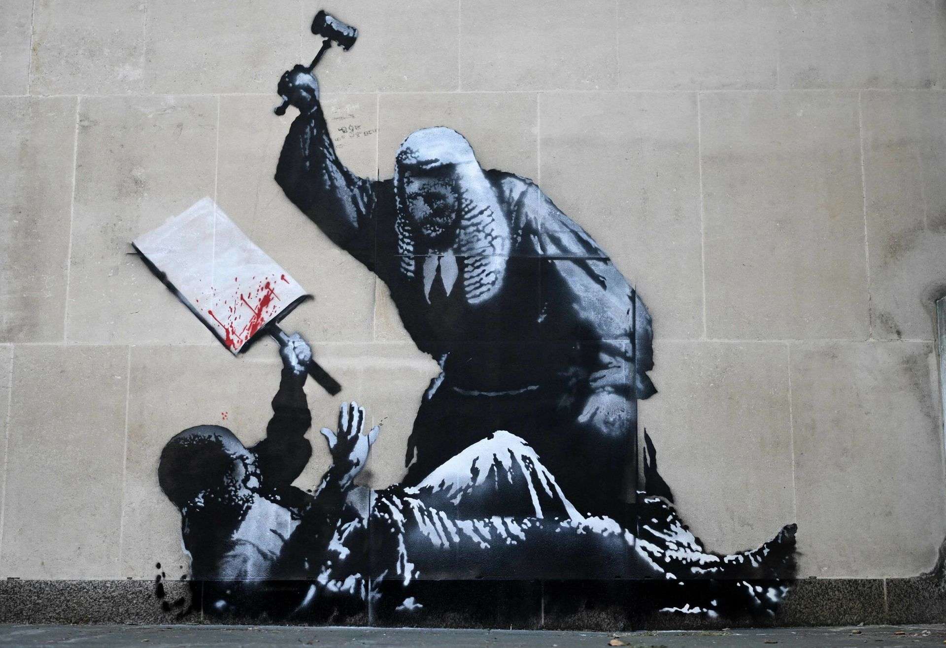 Zniszczone dzieło Banksy'ego. Czy artysta stał się wrogiem brytyjskiego systemu?