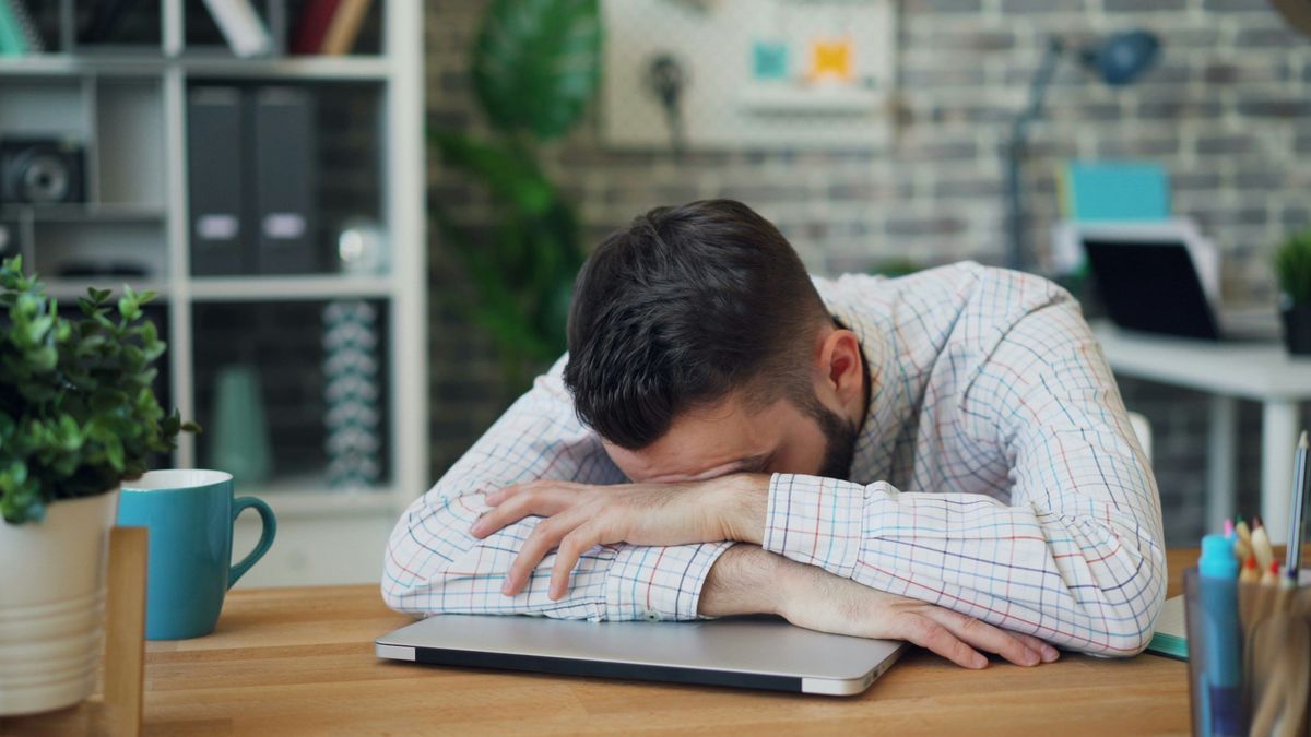 „Office air” sprawia, że wszyscy wyglądają na zmęczonych