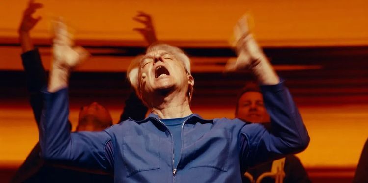 David Byrne z nowym filmem koncertowym. Wyreżyserował go twórca „Brutalisty”