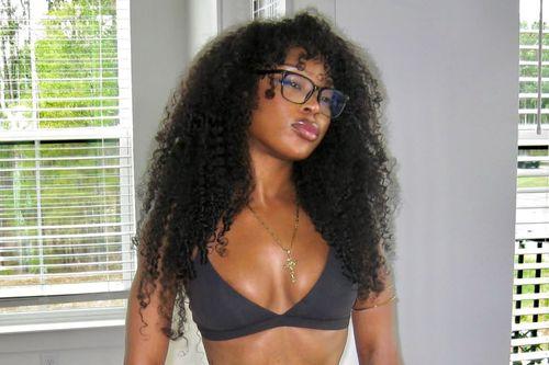 Shein ukradło zdjęcia i rozjaśniło skórę modelki. Gigant fast fashion nie ma skrupułów