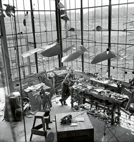 Typy Art, czyli Alexander Calder, Dispatch Art i rdzenny futuryzm