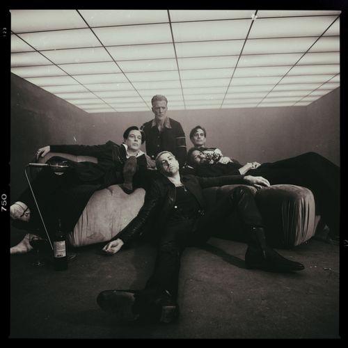 Basista Queens of the Stone Age: „Wielu fanów obruszy się, że zrobiliśmy coś niezgodnego z ich postrzeganiem Queens”