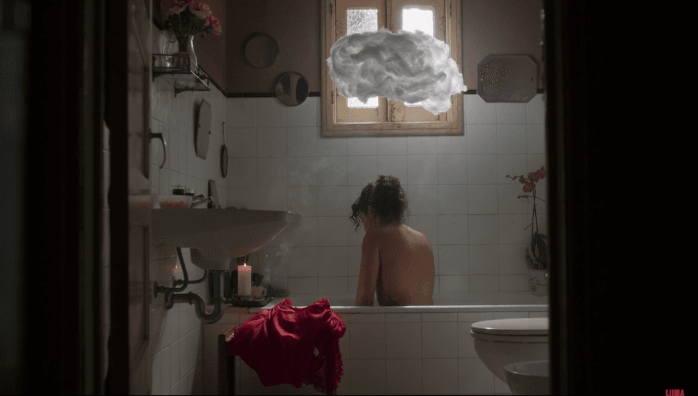 Rozkosze samotnych chwil, pełnych seksualnego napięcia, w klipie Liima