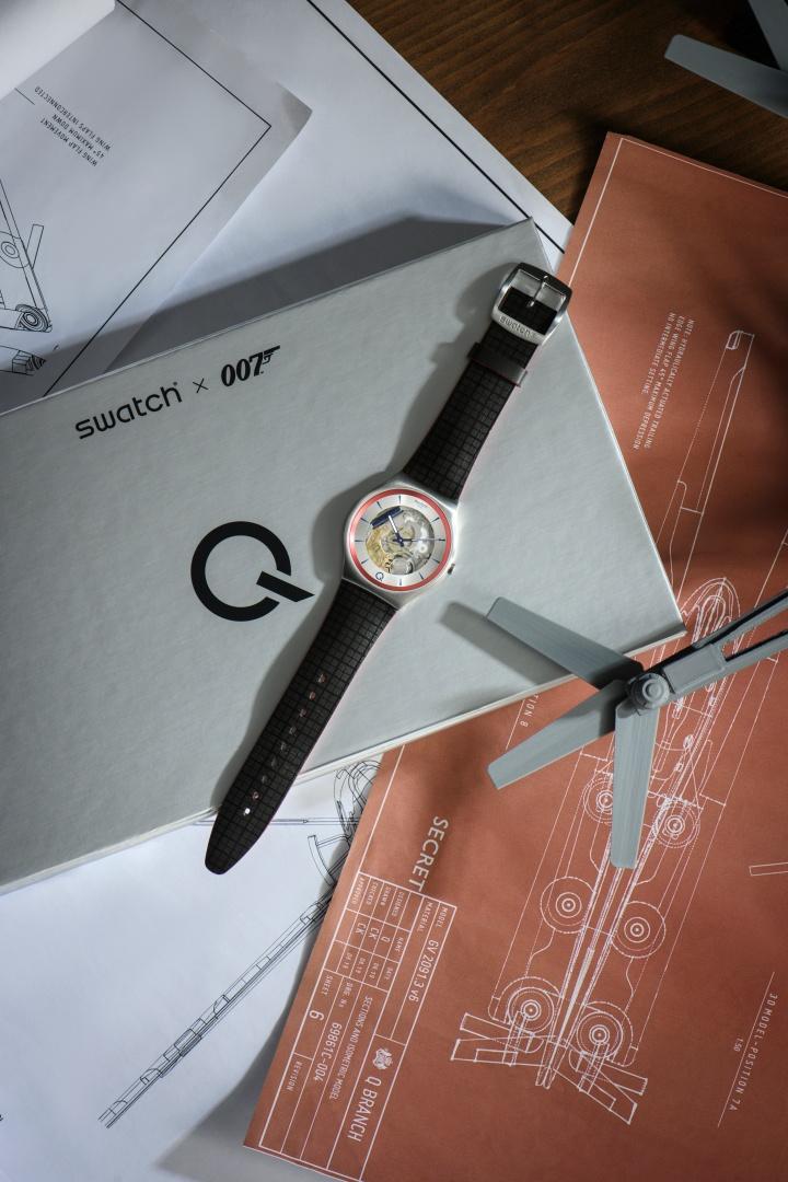 Projektantka kostiumów do nowego Bonda i Swatch stworzyli dodatek dla wszystkich. Ma potencjał stać się kultowym