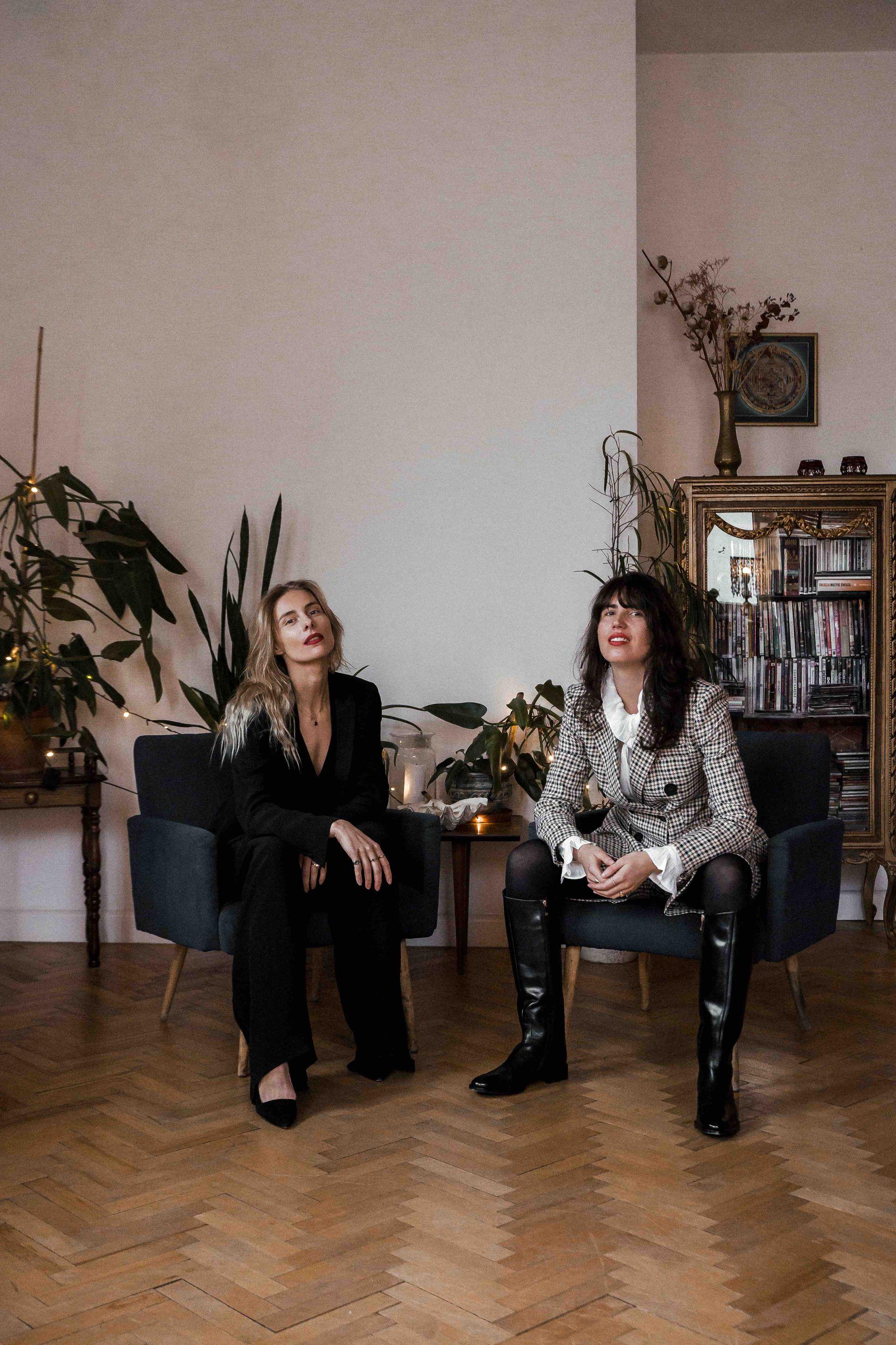 „Nie zgadzam się na bycie dla bycia, byle nie samemu”. O relacjach międzyludzkich rozmawiamy z aktorką Kasią Zawadzką