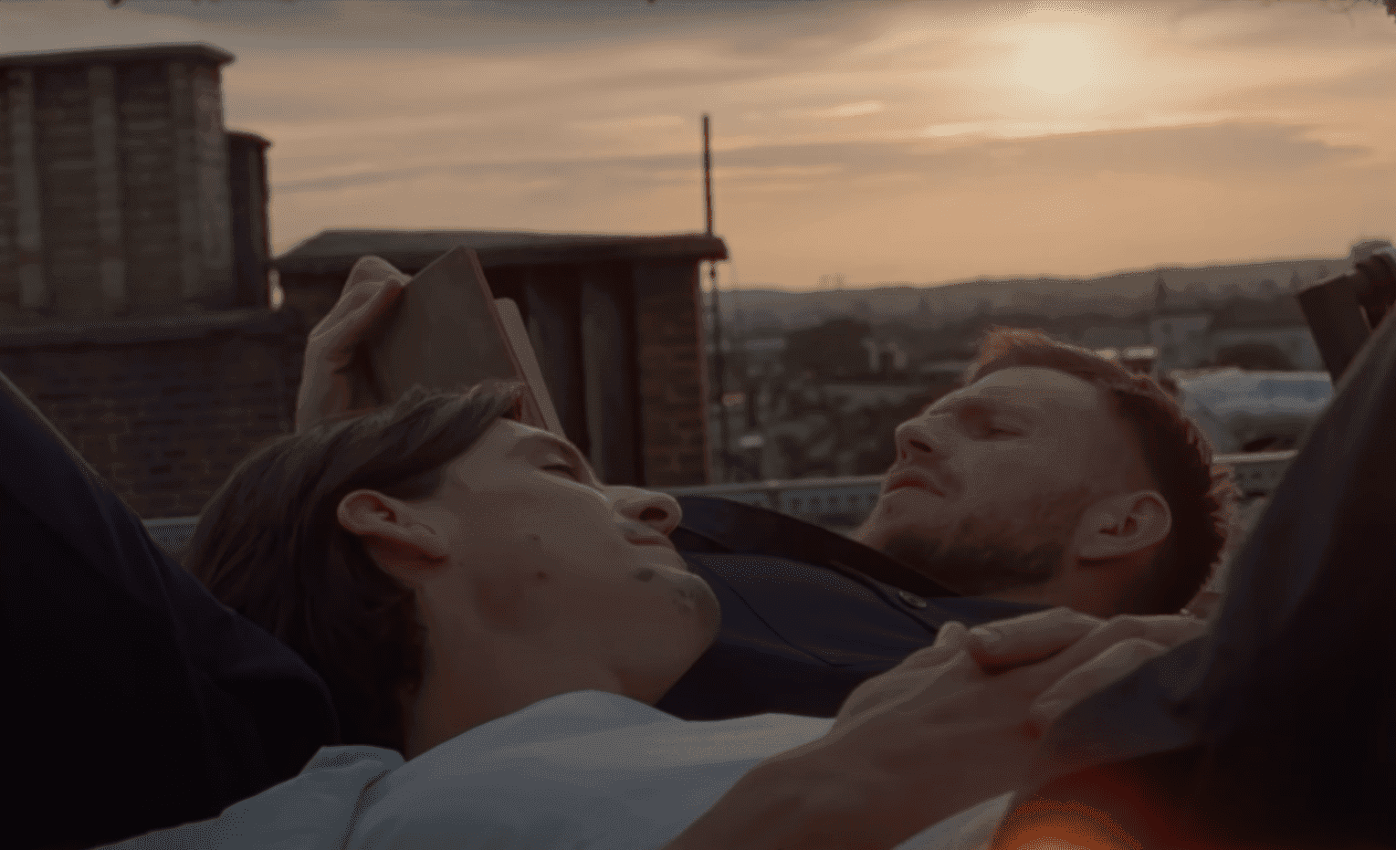 Piasek po coming oucie wypuścił utwór i teledysk o miłości dwóch mężczyzn