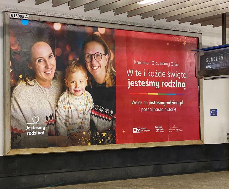 W świątecznej kampanii pary LGBT+ razem z dziećmi pokazały, że też są rodzinami