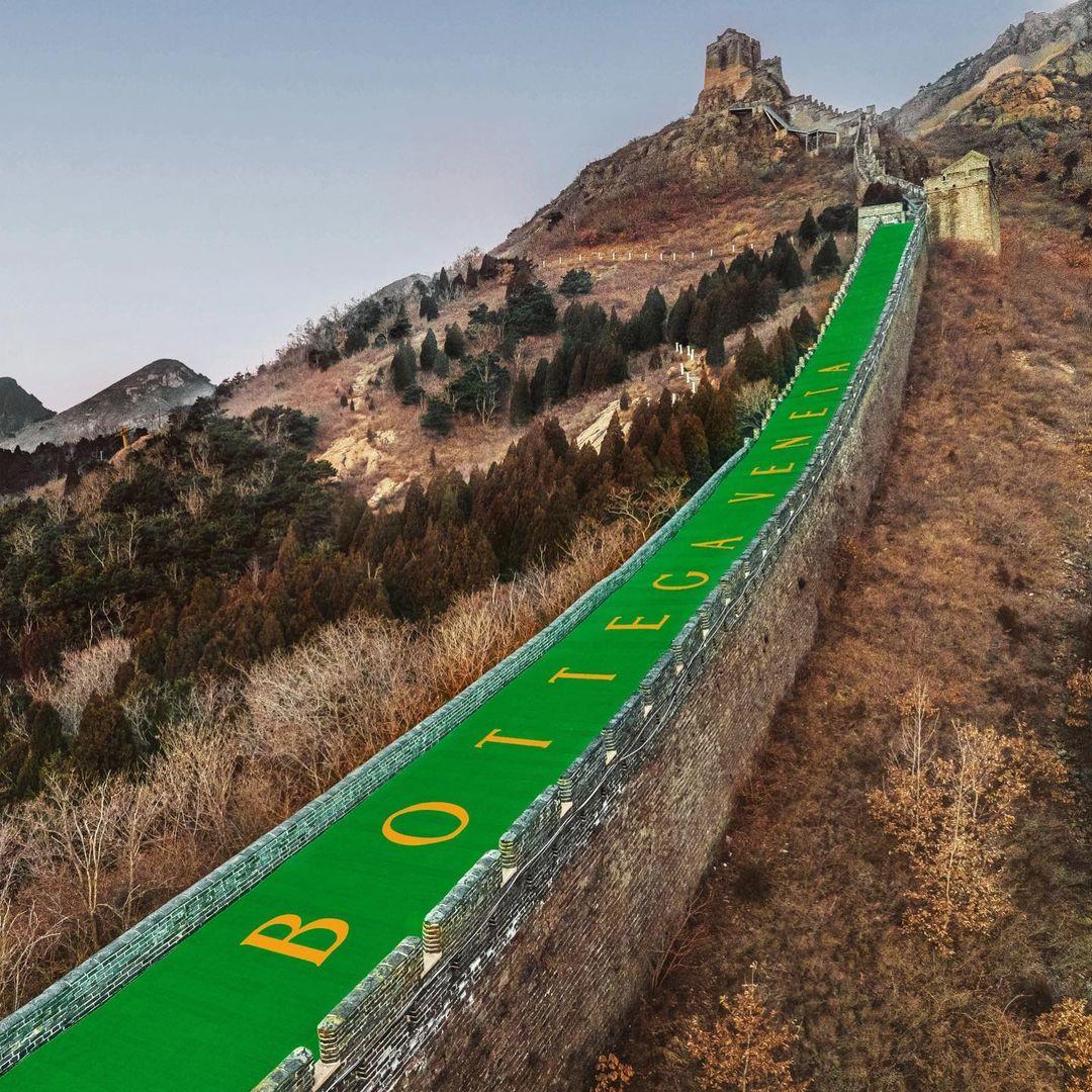 Bottega Veneta przejęła Wielki Mur Chiński na potrzeby nowej kampanii