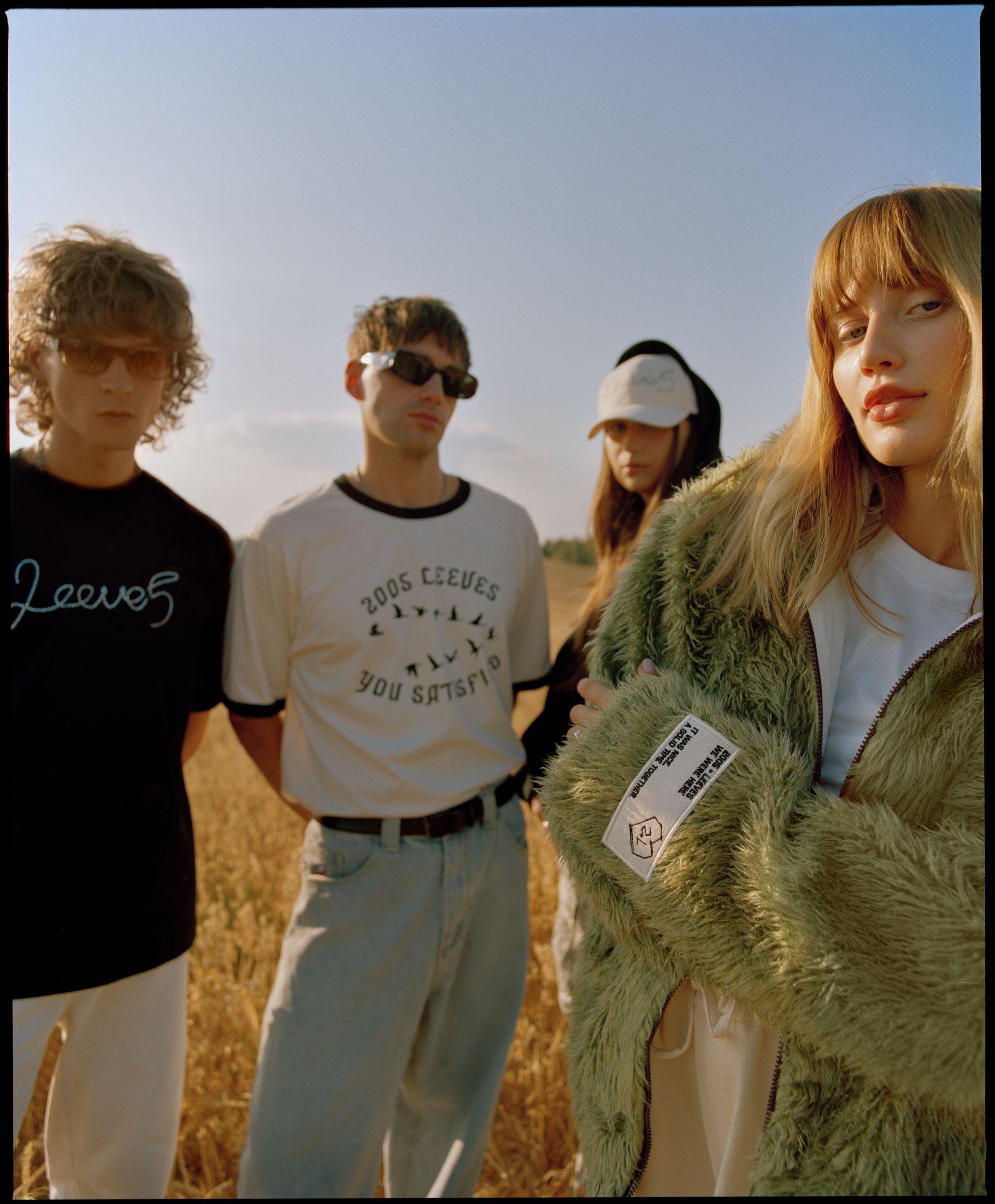 Przedstawiamy collab roku - 2 polskie marki w hiperkreatywnym projekcie! Przed wami kampania 2005 x Leeves