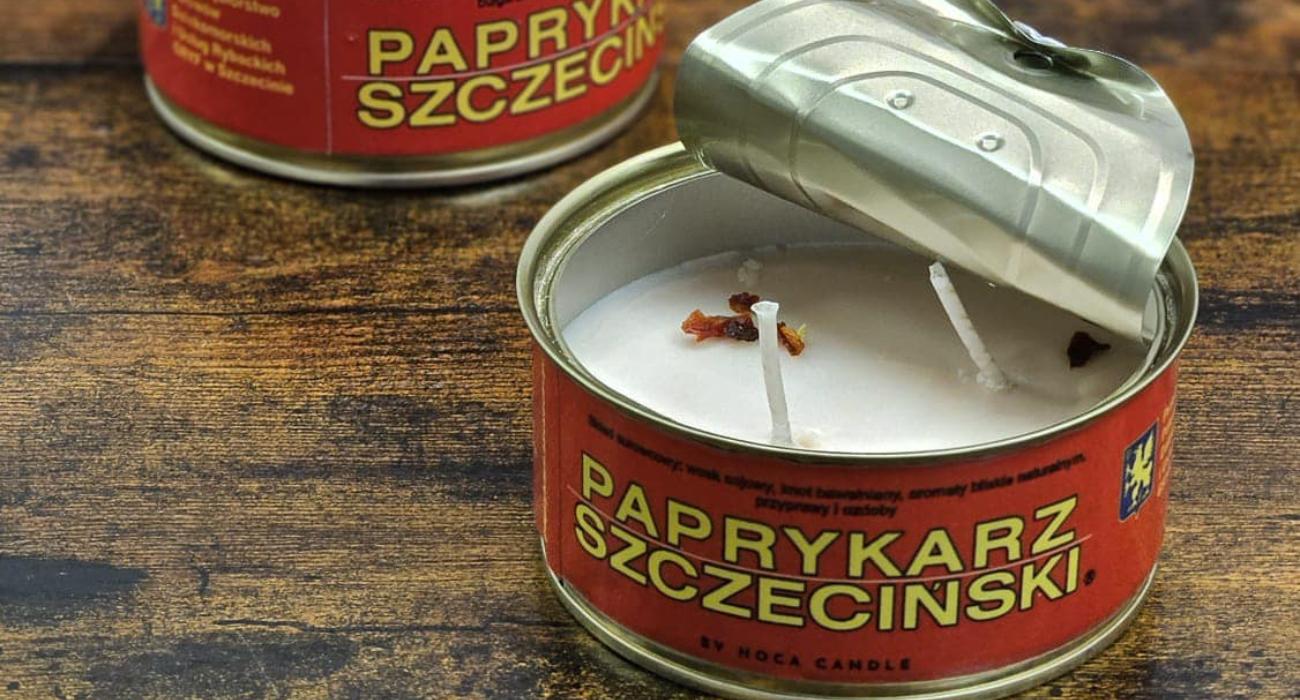 Powstała świeczka o zapachu paprykarza szczecińskiego