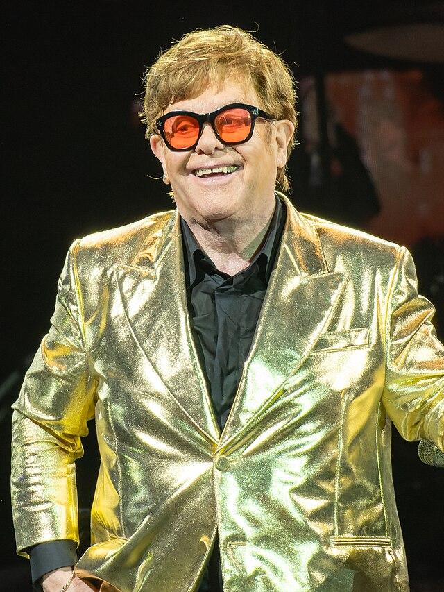 Elton John wystawia na aukcję swoją kolekcję dzieł sztuki. I nie tylko