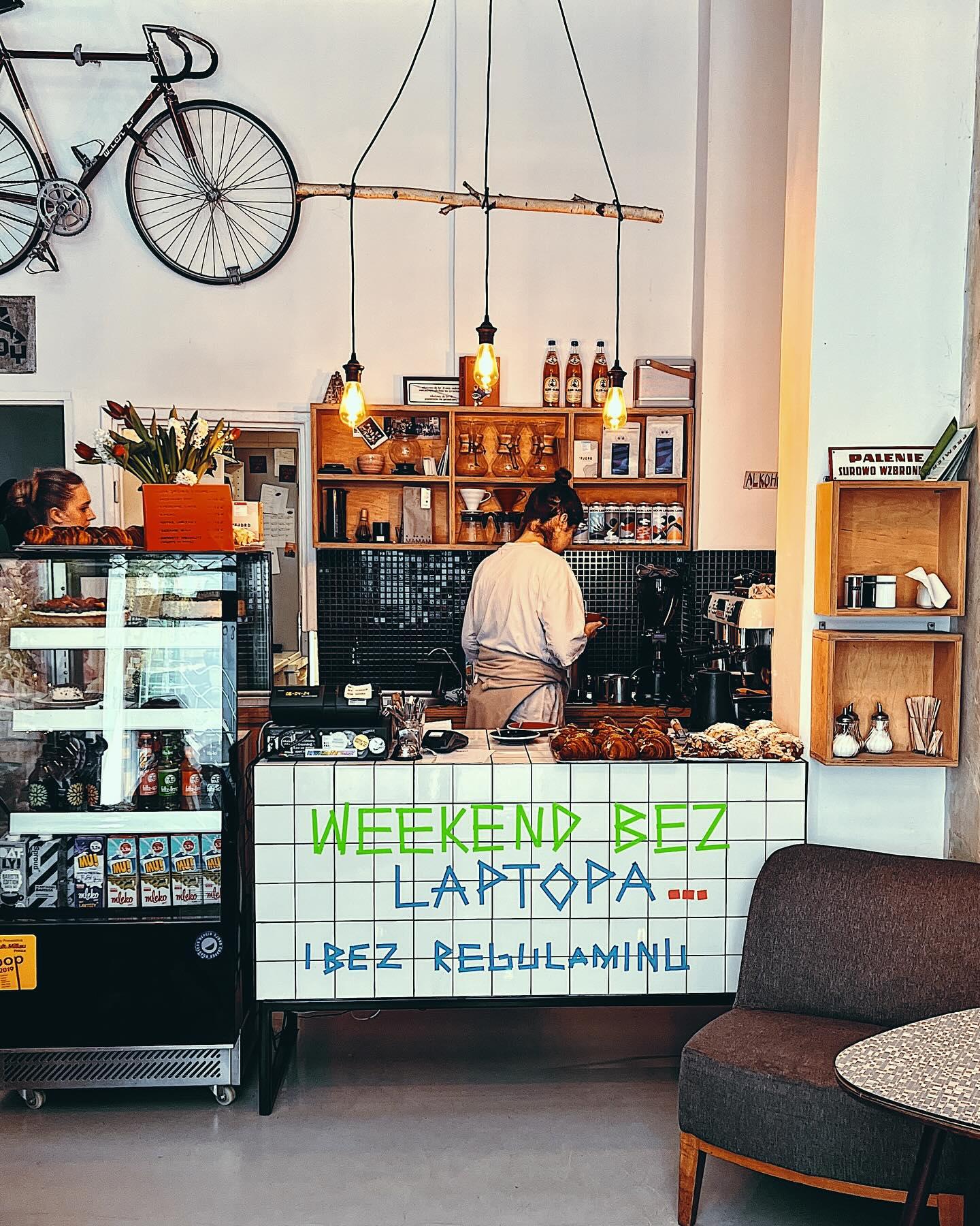 Popularna kawiarnia wprowadza weekendowy zakaz używania laptopów. W sieci burza