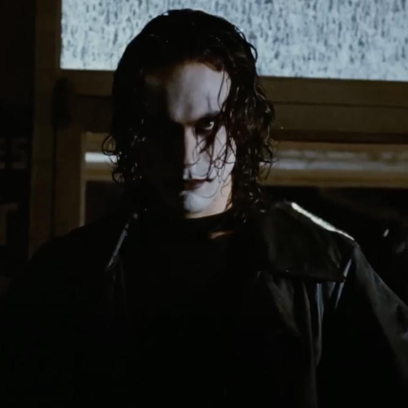 Film „Kruk” uznano za przeklęty – dziwne wypadki na planie i śmierć Brandona Lee