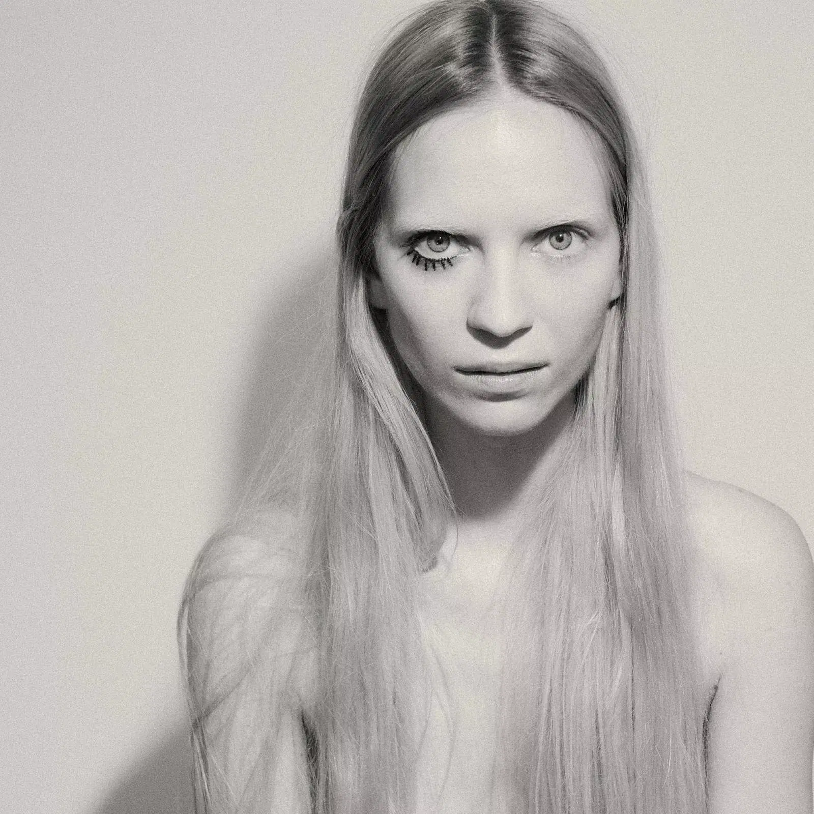 Mary Komasa stworzyła muzykę do najnowszej kampanii giganta modowego