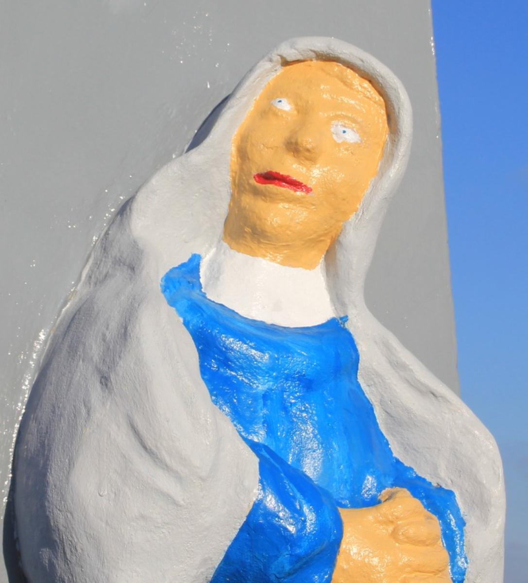 Cały świat mówi o nieudanej renowacji śląskiej kapliczki. „Matka Boska Simpsonowska”