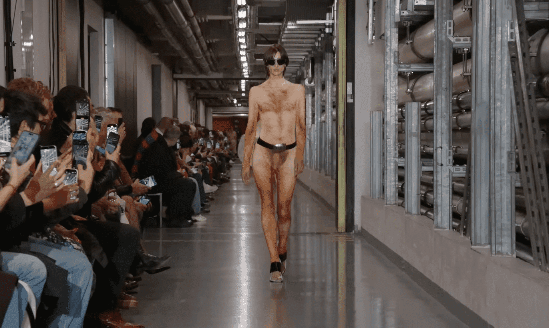 Nowa era Gaultiera? Duran Lantink wywraca wybieg do góry nogami