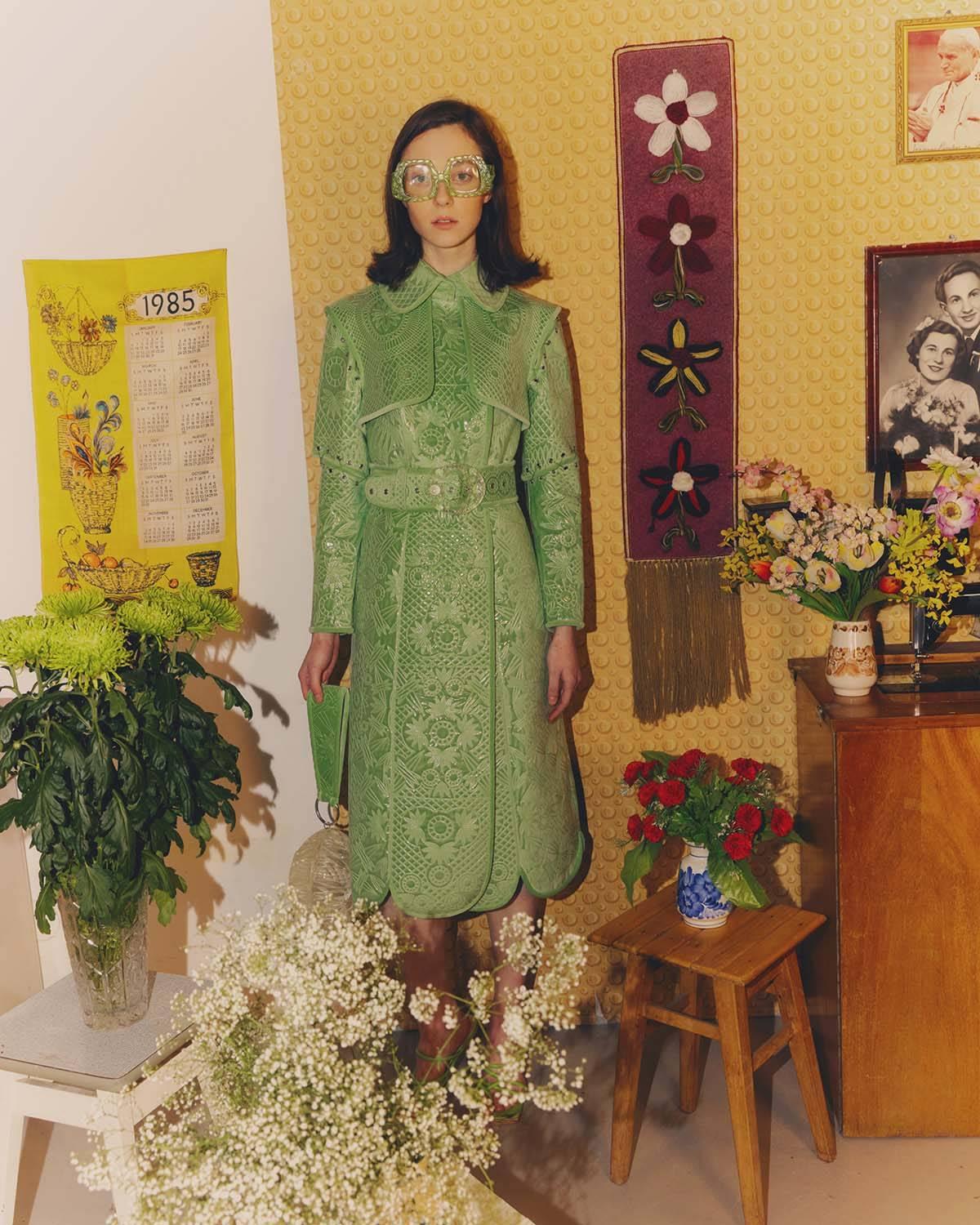 Sukienka Kryszy, spodnie Tomasz Ossoliński, buty Miista