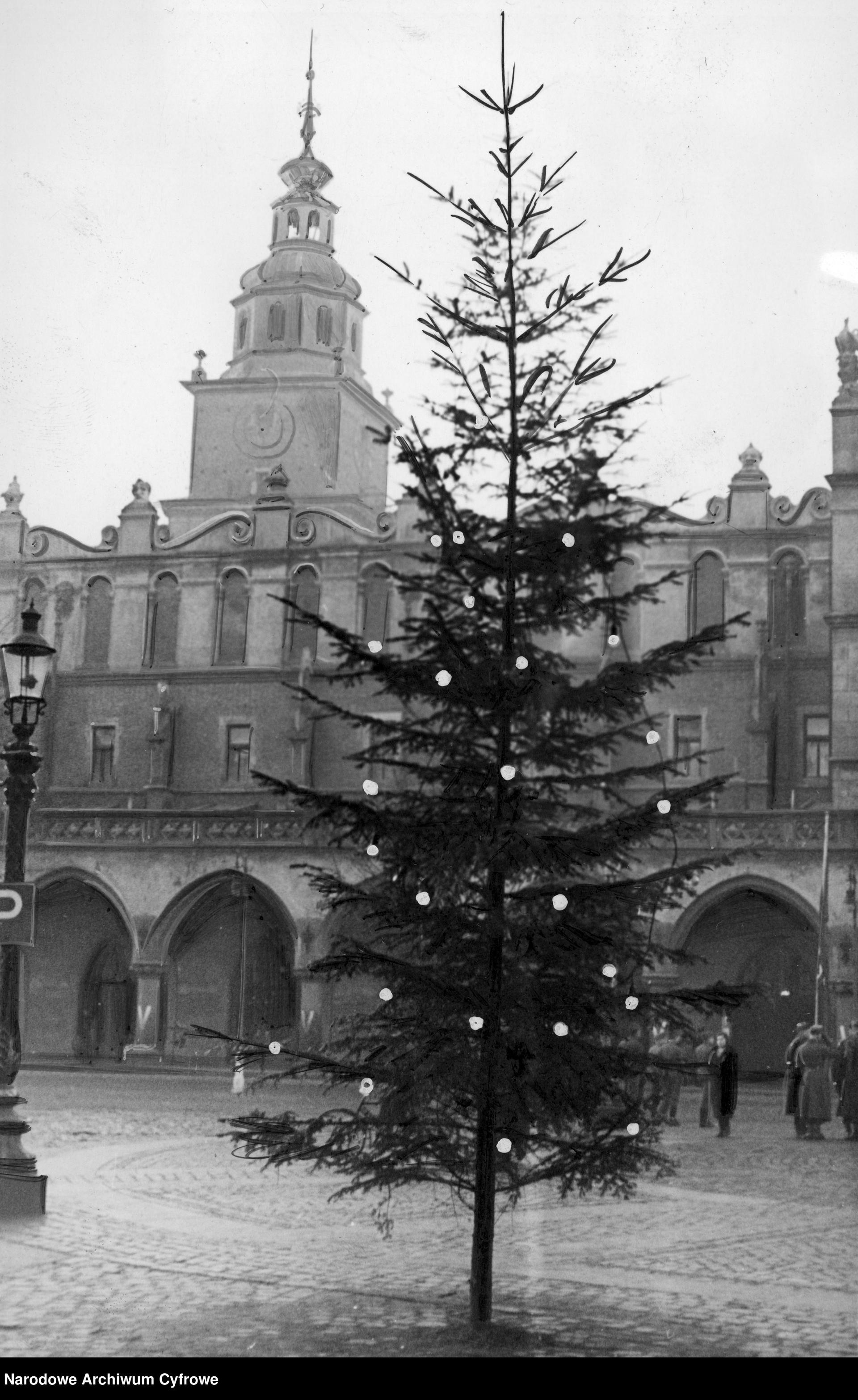 Choinka na Rynku Głównym w Krakowie
